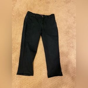 Gloria Vanderbilt - Woman’s (Amanda) black high rise crop jeans, Size: 16W
